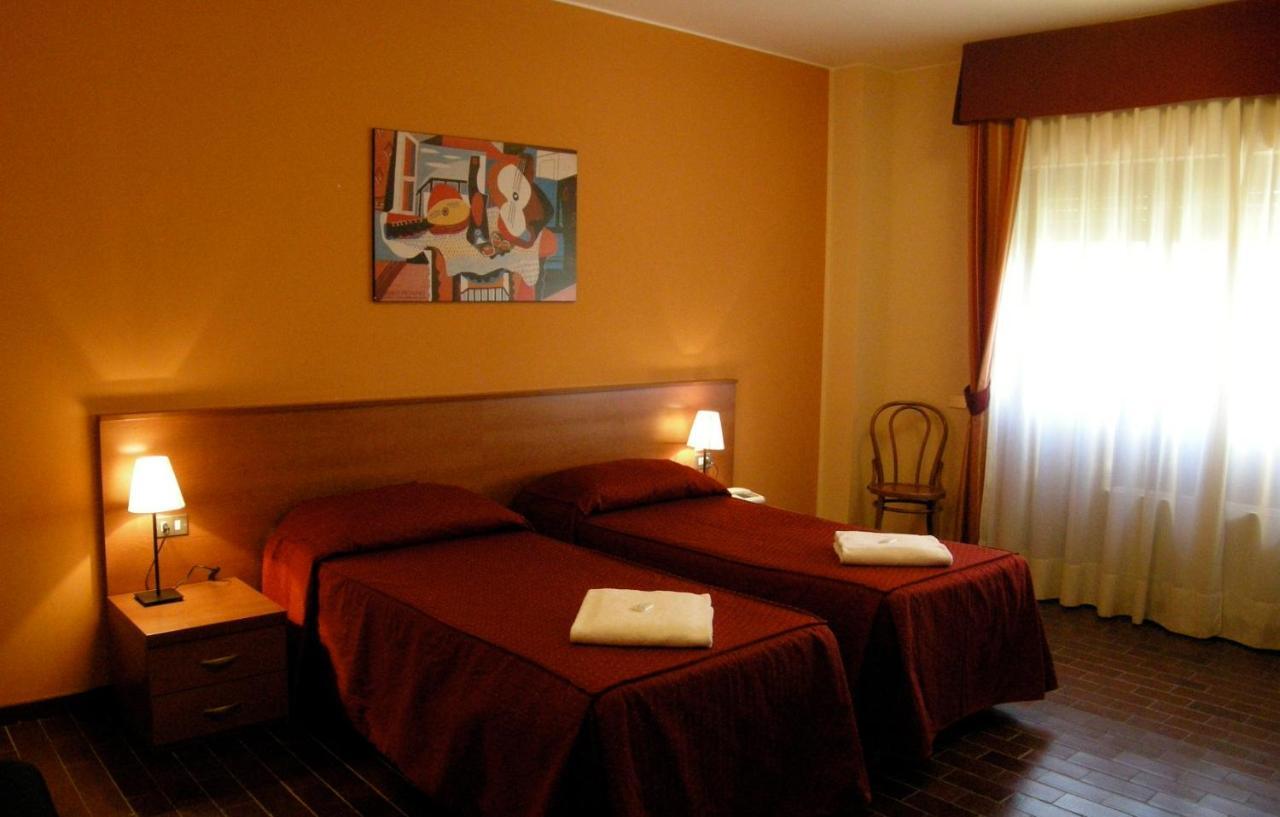 Hotel Forum Rozzano Room photo